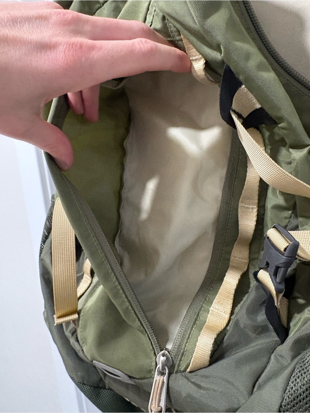 The North Face Big Shot Olive Green Men's Backpack with Tan Accents - Picture 10 of 11